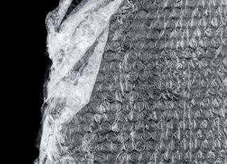 Jak zabezpieczać towary folią bąbelkową